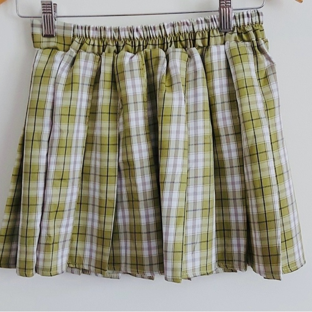 ✨ Princess Polly NWT Plaid Mini Skirt in Green and White Size S/M ✨ - Picture 4 of 4